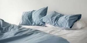 أخطاء شائعة عند تنظيف ملاءات وأغطية السرير.. تجنبيها فوراً!