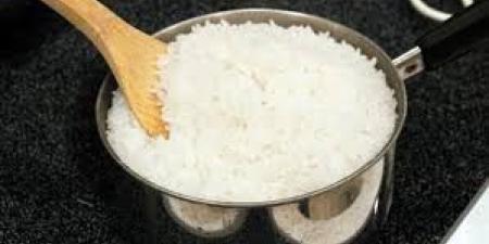 لم تجربيها من قبل.. طريقة مبتكرة لتسخين الأرز تمنعه من الجفاف